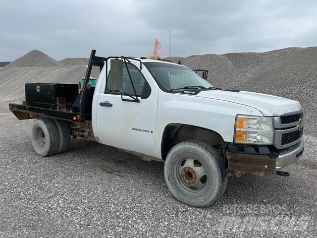 Chevrolet 3500 Platformas/izkraušana no sāniem