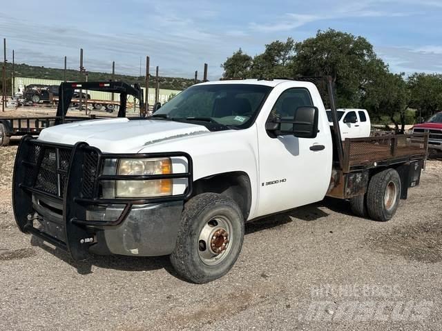 Chevrolet 3500 Platformas/izkraušana no sāniem