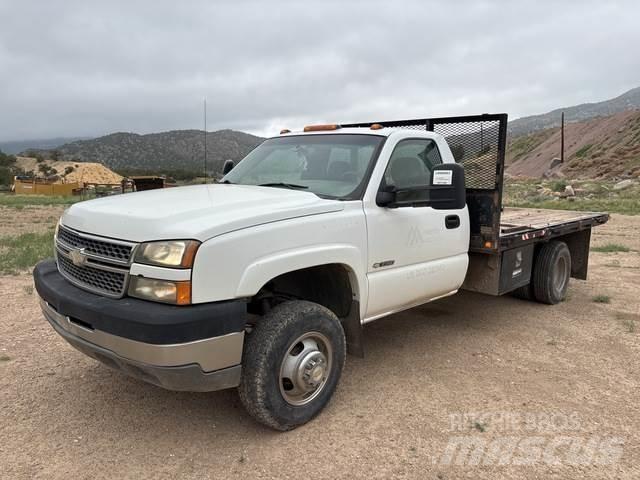 Chevrolet 3500 Platformas/izkraušana no sāniem