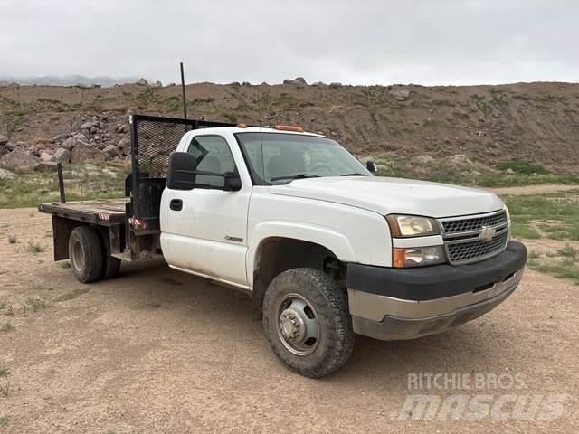 Chevrolet 3500 Platformas/izkraušana no sāniem