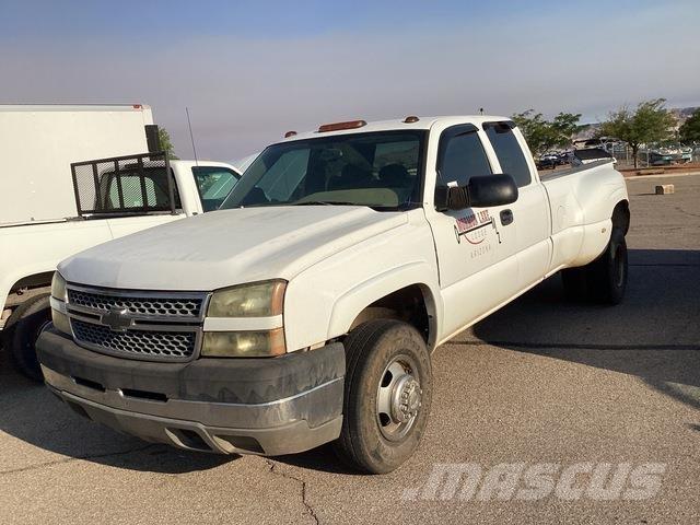 Chevrolet 3500 Vieglais kravas automobilis/izkraušana no sāniem