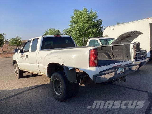 Chevrolet 3500 Vieglais kravas automobilis/izkraušana no sāniem