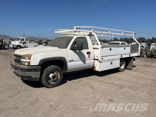 Chevrolet 3500 Platformas/izkraušana no sāniem