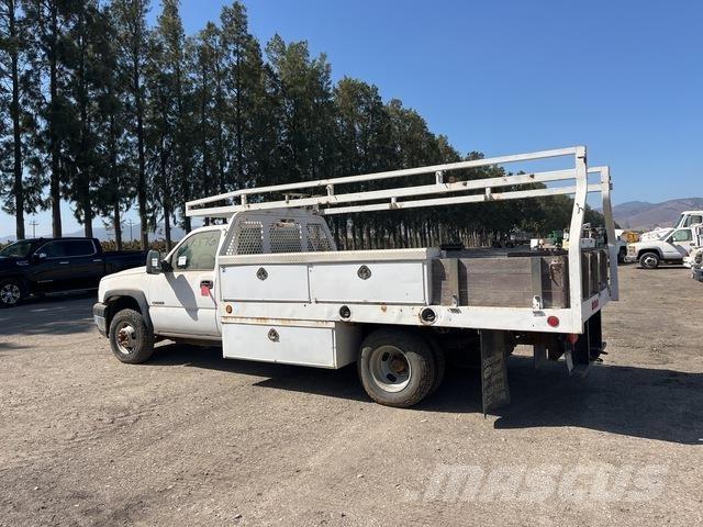 Chevrolet 3500 Platformas/izkraušana no sāniem