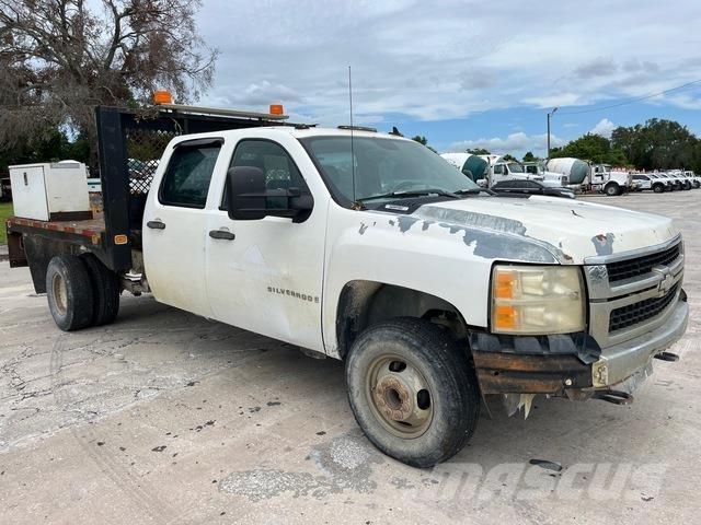 Chevrolet 3500 Vieglais kravas automobilis/izkraušana no sāniem