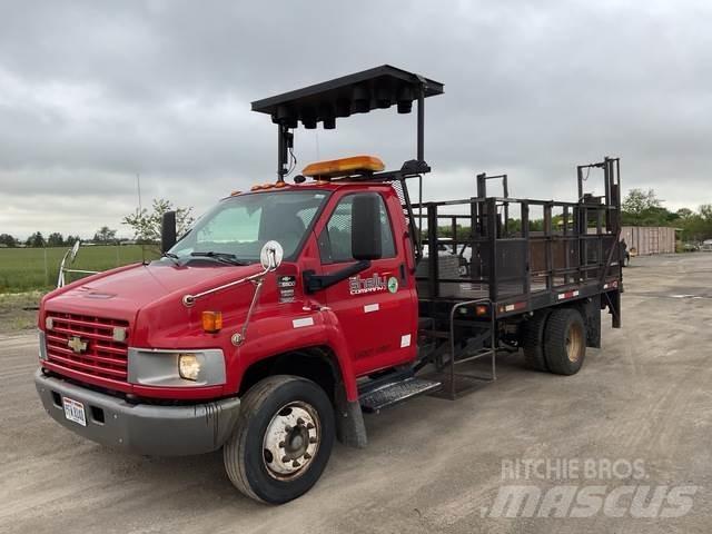 Chevrolet 5500 Platformas/izkraušana no sāniem