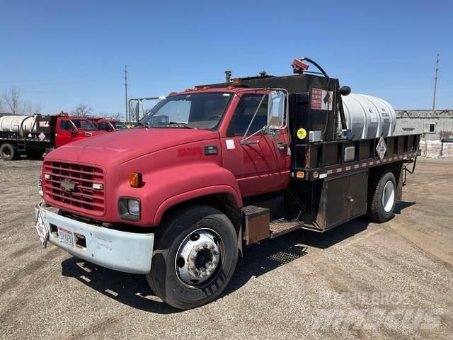 Chevrolet 7500 Platformas/izkraušana no sāniem