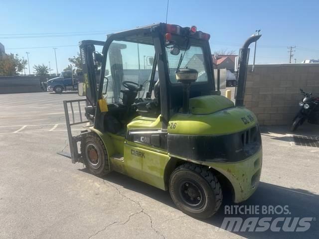Clark C40D Būvniecība- Citi