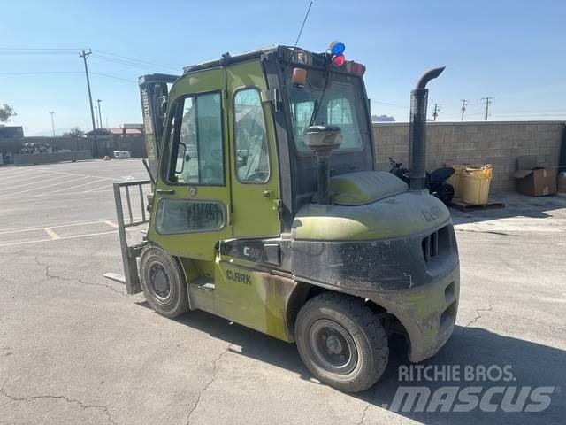 Clark C40D Būvniecība- Citi
