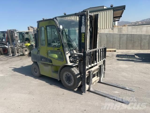 Clark C40D Būvniecība- Citi