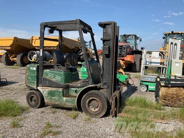 Clark CGP25 Autokrāvēji - citi