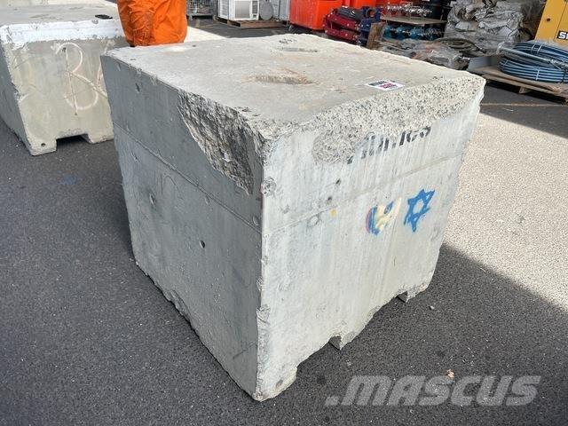  Concrete Block Būvniecība- Citi