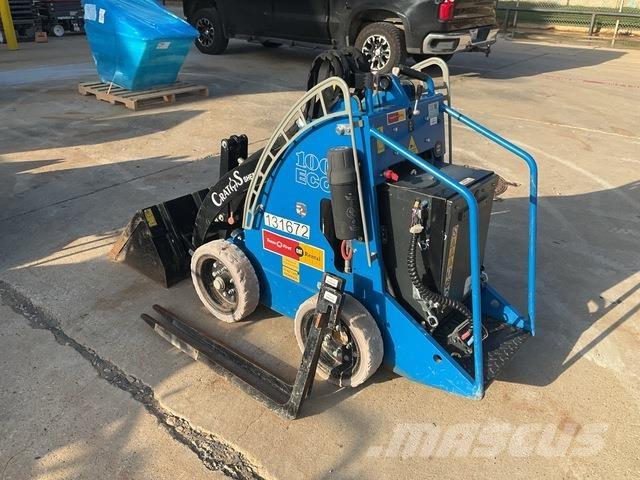  Cratos Sherpa Lietoti riteņu kompaktiekrāvēji