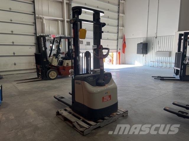 Crown ES 4000 Pašgājēji krautnētāji