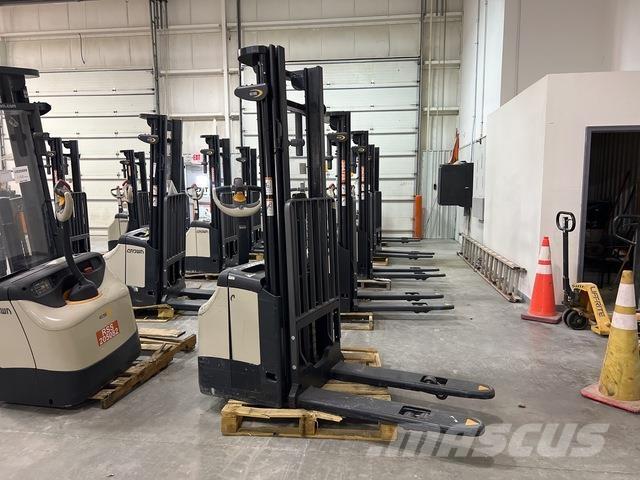 Crown ES 4000 Pašgājēji krautnētāji