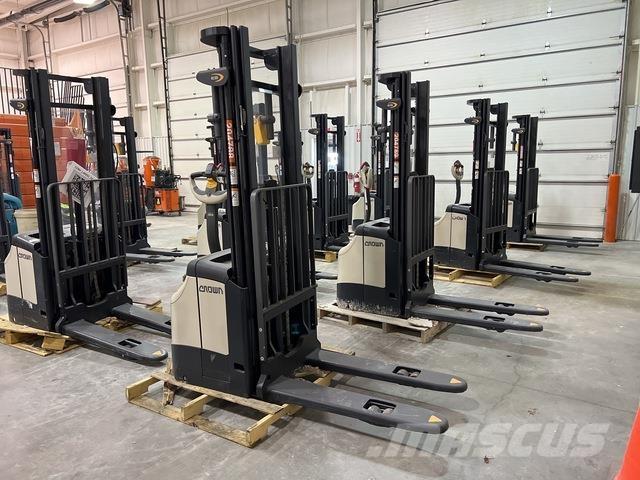 Crown ES 4000 Pašgājēji krautnētāji