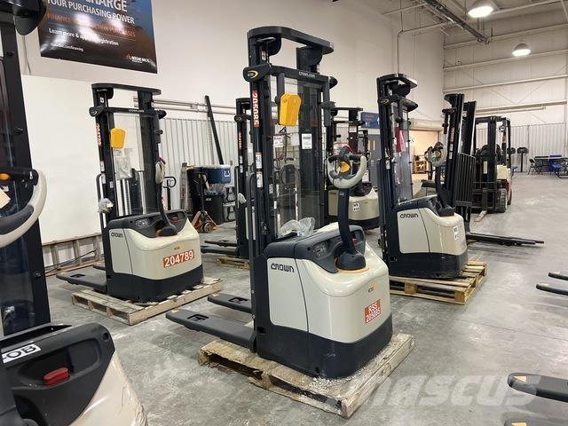 Crown ES 4000 Pašgājēji krautnētāji