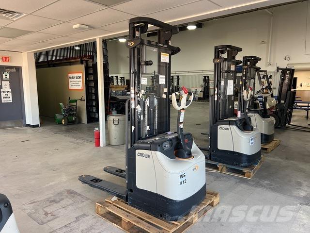 Crown ES 4000 Pašgājēji krautnētāji