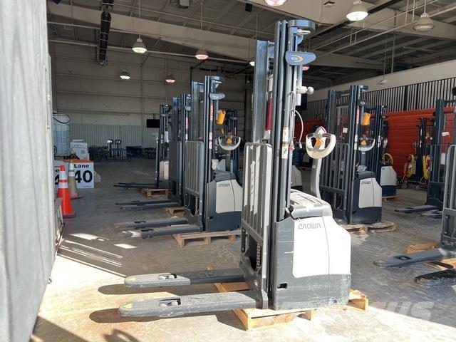 Crown ES 4000 Pašgājēji krautnētāji