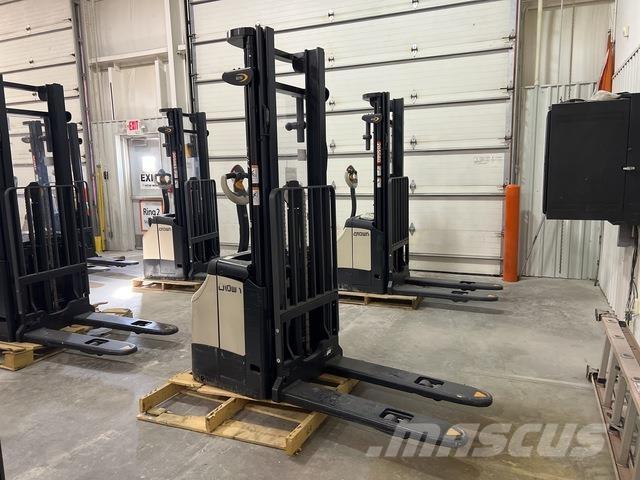 Crown ES 4000 Pašgājēji krautnētāji