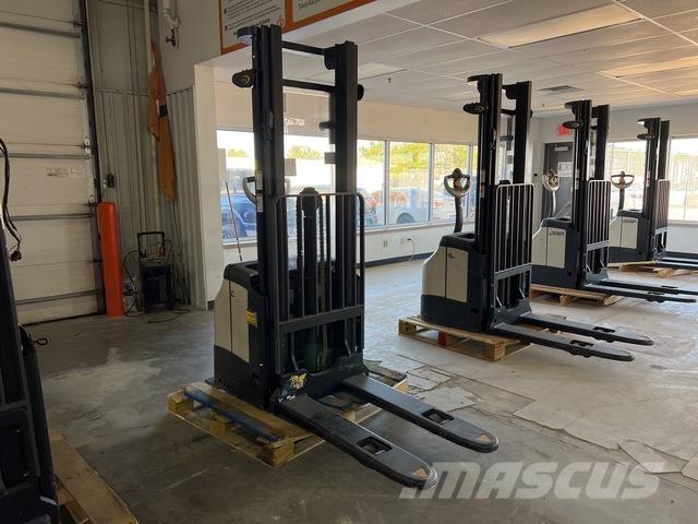 Crown ES 4000 Pašgājēji krautnētāji