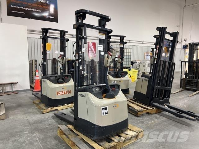 Crown ES 4000 Pašgājēji krautnētāji