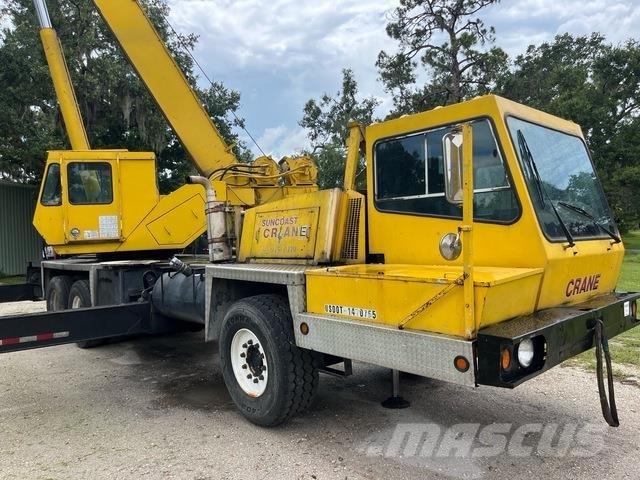 Daewoo DTC-35 Kāpurķēžu ceļamkrāni