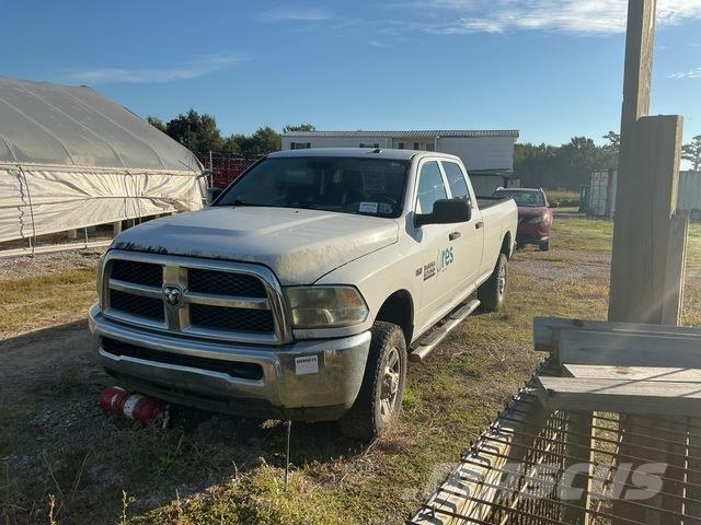 Dodge 2500 Vieglais kravas automobilis/izkraušana no sāniem