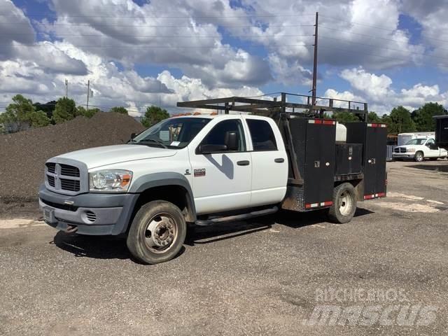 Dodge 5500 Vieglais kravas automobilis/izkraušana no sāniem