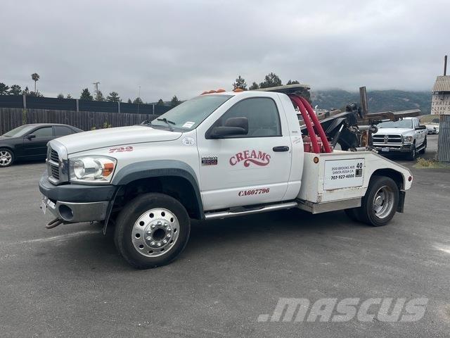 Dodge 5500 Evakuators ar manipulatoru