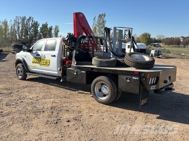 Dodge 5500 Smagās mašīnas ar celtni