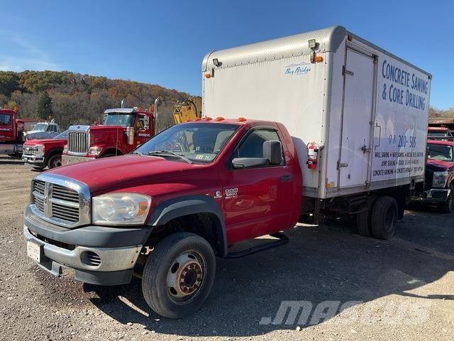 Dodge 5500 Furgons