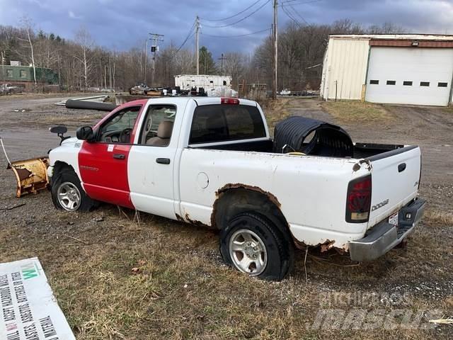 Dodge Ram 1500 Sniega naži un tīrītāji