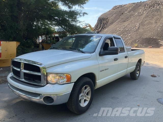 Dodge Ram 1500 Vieglais kravas automobilis/izkraušana no sāniem