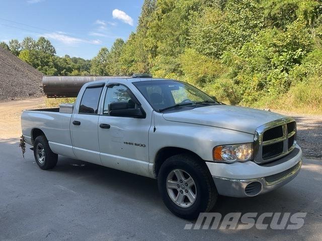 Dodge Ram 1500 Vieglais kravas automobilis/izkraušana no sāniem