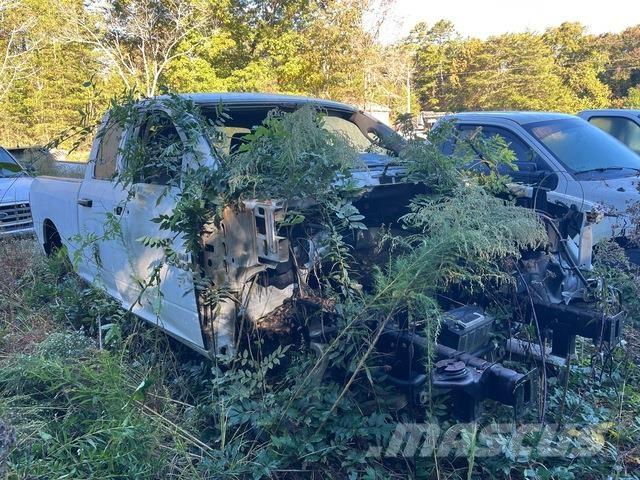 Dodge Ram 1500 Vieglais kravas automobilis/izkraušana no sāniem