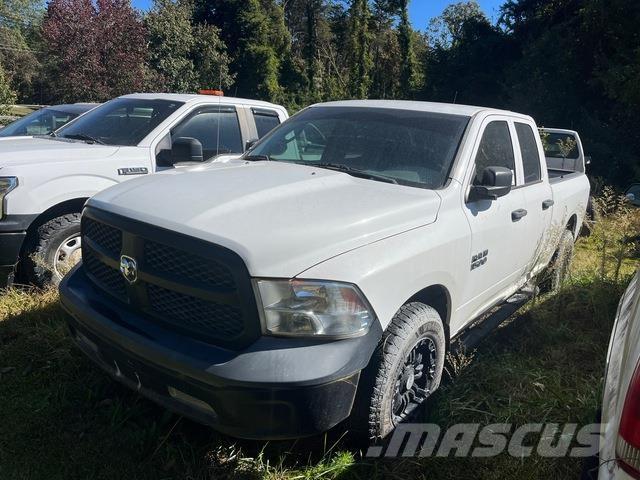 Dodge Ram 1500 Vieglais kravas automobilis/izkraušana no sāniem