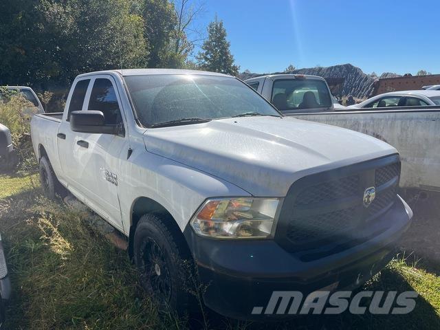 Dodge Ram 1500 Vieglais kravas automobilis/izkraušana no sāniem