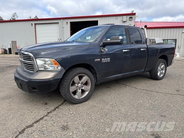 Dodge Ram 1500 Vieglais kravas automobilis/izkraušana no sāniem