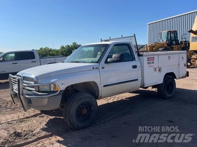 Dodge Ram 2500 Vieglais kravas automobilis/izkraušana no sāniem
