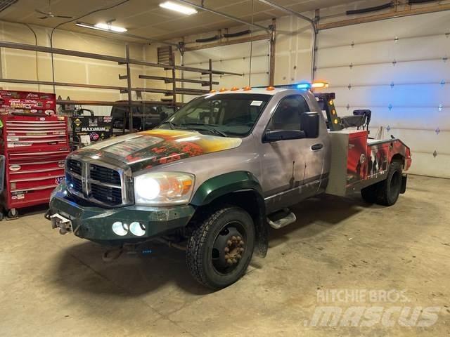 Dodge Ram 5500 Evakuators ar manipulatoru