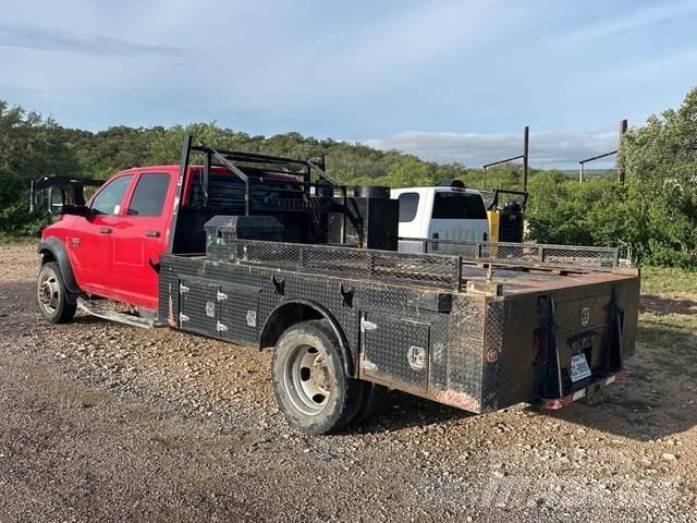 Dodge Ram 5500 Platformas/izkraušana no sāniem
