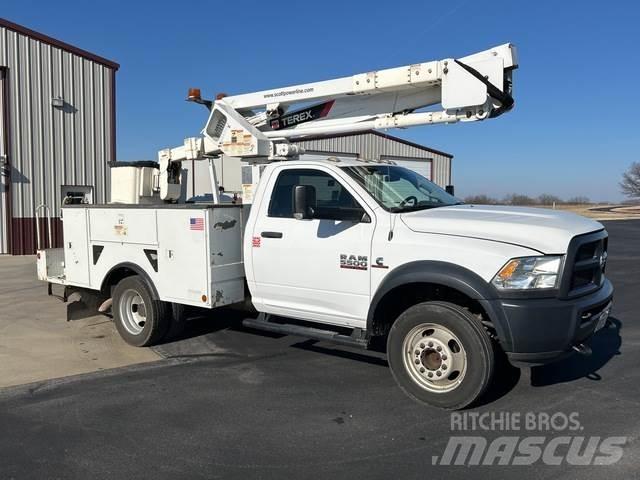 Dodge Ram 5500 Pacēlāji uz automašīnas bāzes