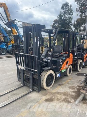 Doosan D30S7 Autokrāvēji - citi