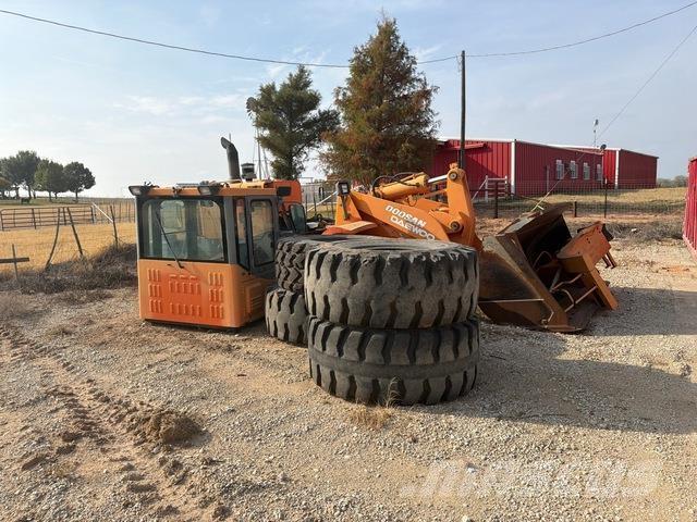Doosan DL300 Iekrāvēji uz riteņiem