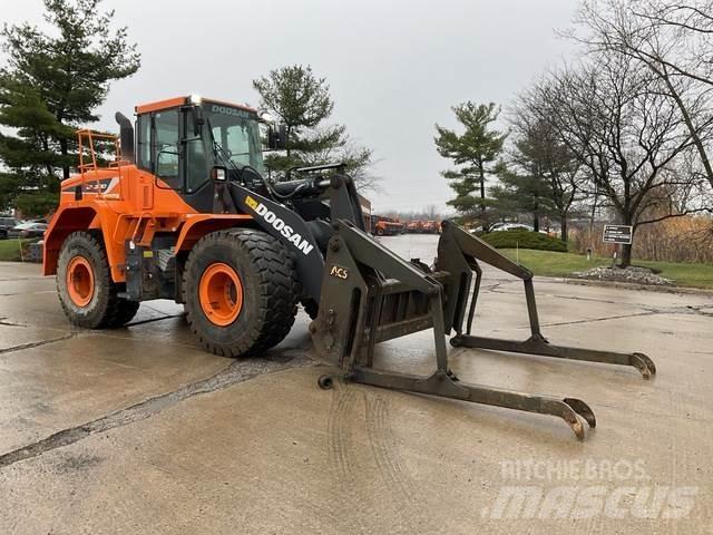 Doosan DL300-5 Iekrāvēji uz riteņiem