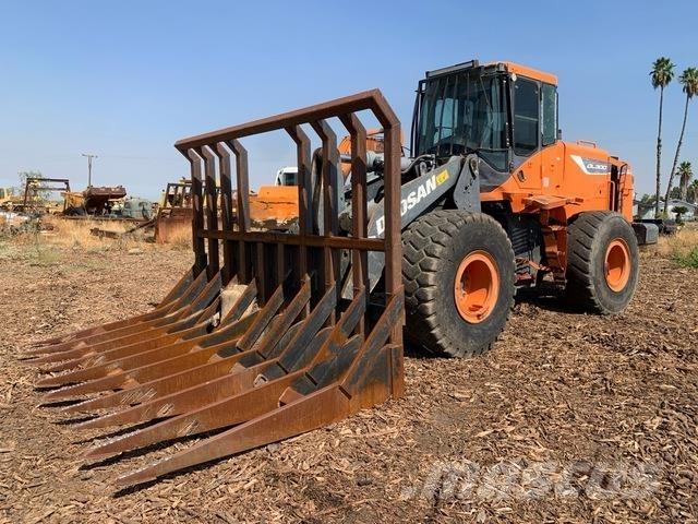 Doosan DL300-5 Iekrāvēji uz riteņiem