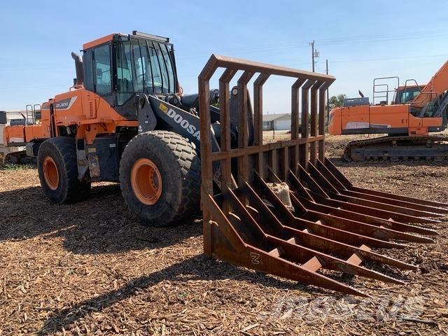 Doosan DL300-5 Iekrāvēji uz riteņiem