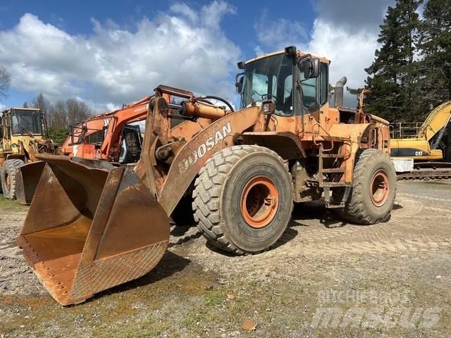 Doosan DL400 Iekrāvēji uz riteņiem