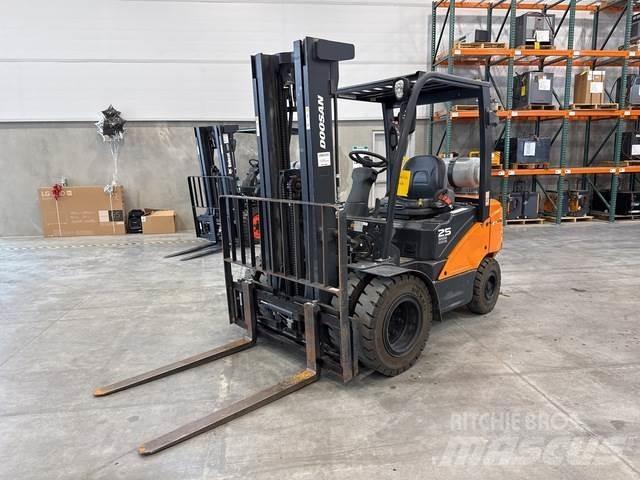 Doosan G25N-7 Būvniecība- Citi